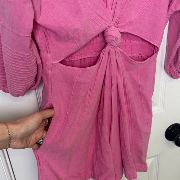Free People Pink 100% Cotton Knot Front Cutout Romper Pockets Size SP - Picture 7 of 8